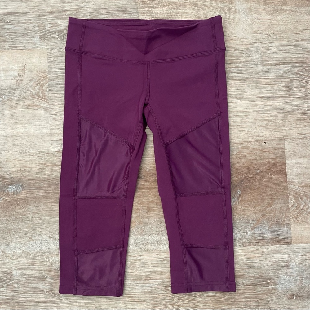 ALO Yoga Mesh Panel Capri Legging- Small